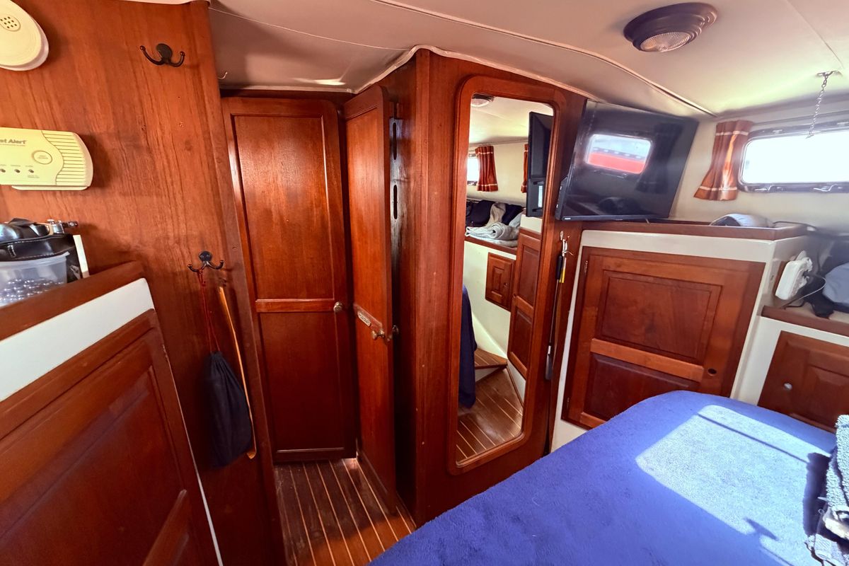 1985 Lancer Yachts 40 Motorsailer