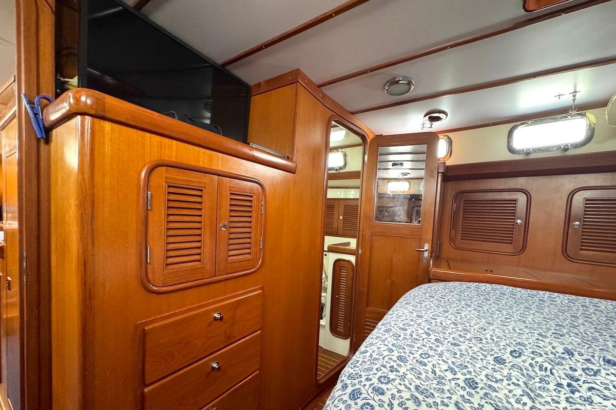 2006 Tayana 48