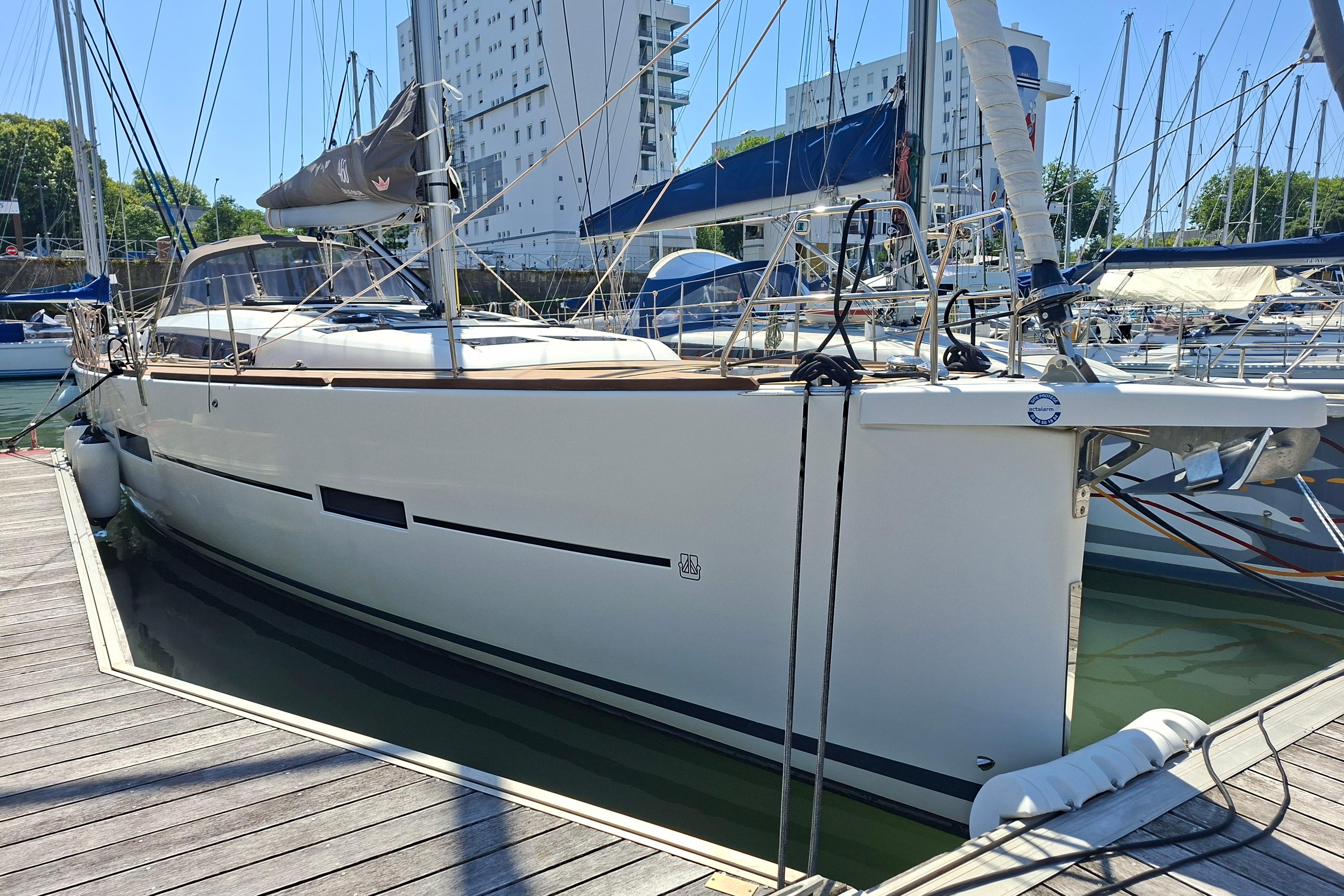 2019 Dufour 460 Grand Large for sale in Lorient, Morbihan, France