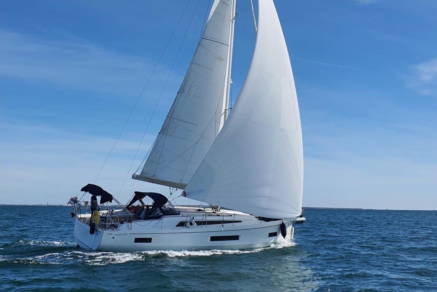 2022 Beneteau Oceanis 40.1 for sale in Les Sables-d'Olonne, Vendée, France