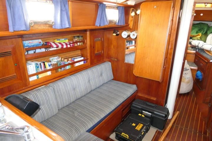 1982 Cape Dory 36