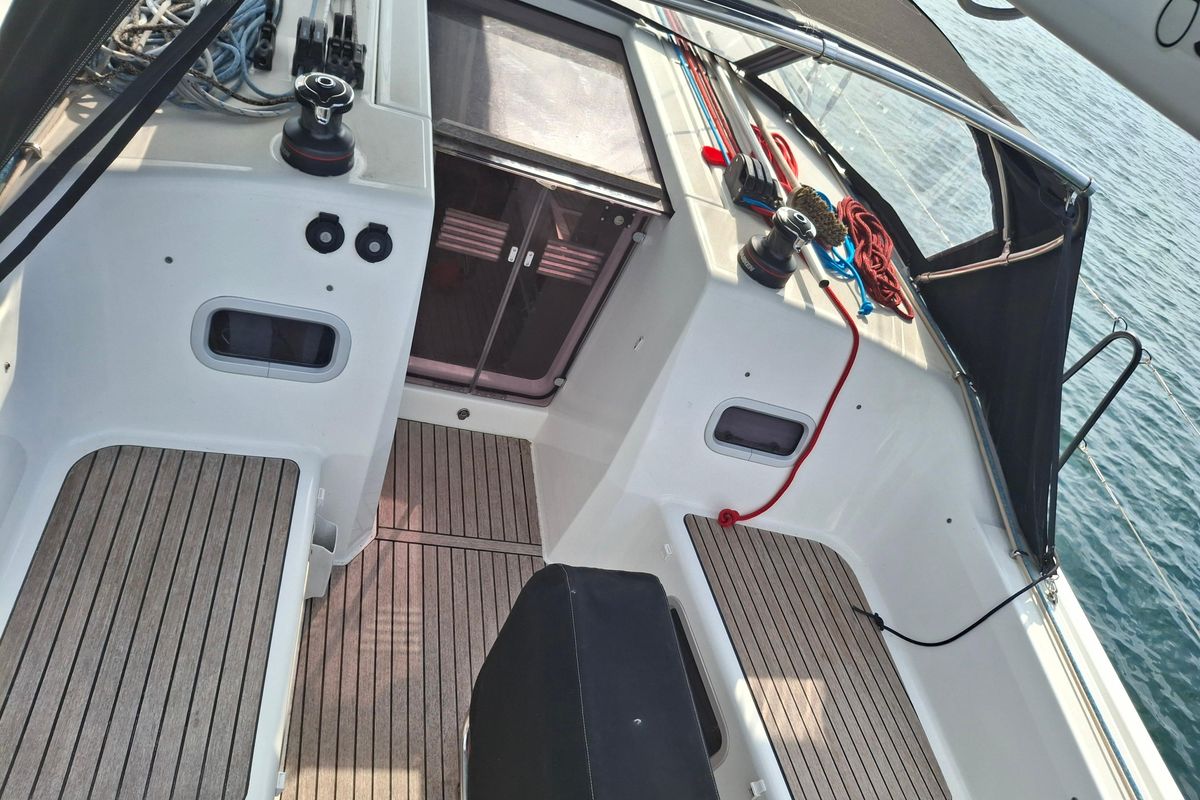 2023 Jeanneau Sun Odyssey 380 for sale in Lorient, Morbihan, France 37 ft