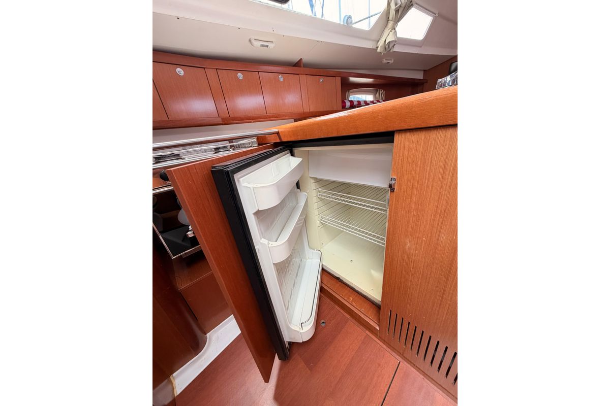 2010 Beneteau Oceanis 34