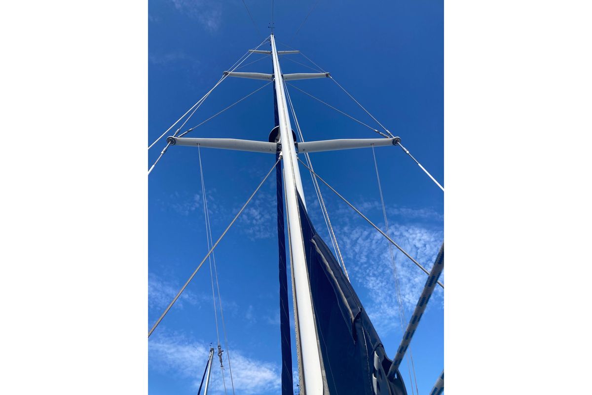 2008 Oyster 56 Deck Saloon