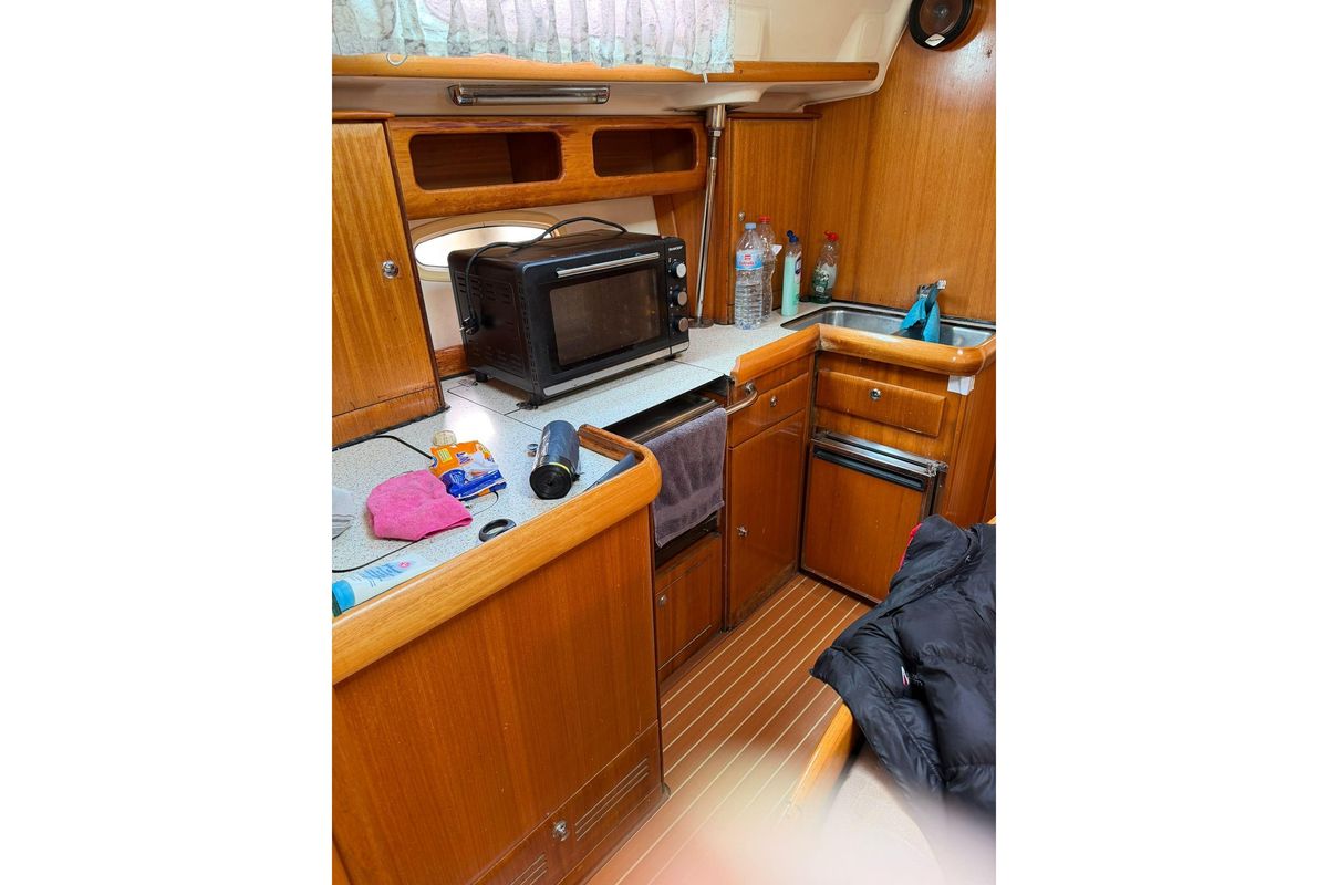 2004 Bavaria Cruiser 42