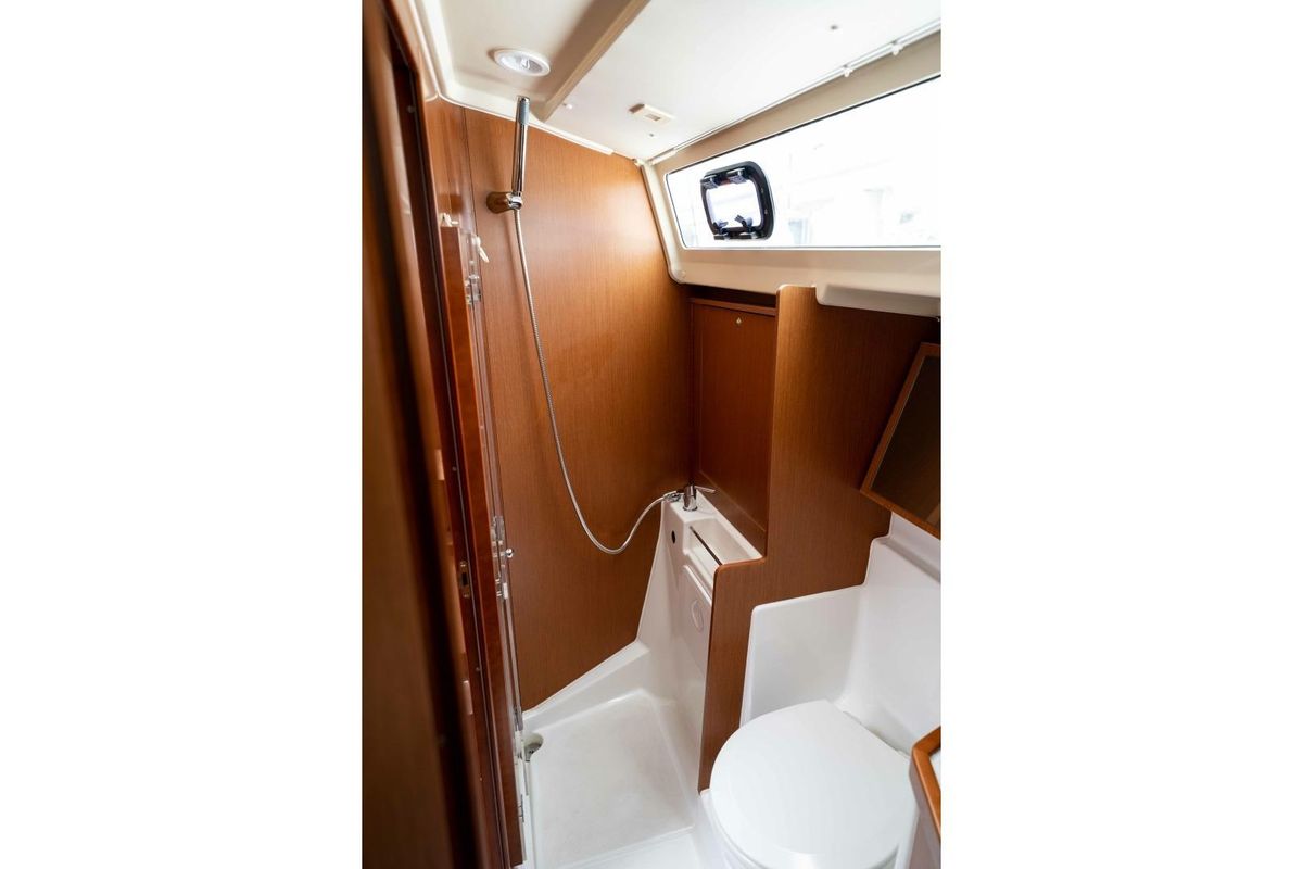 2017 Beneteau Oceanis 41.1