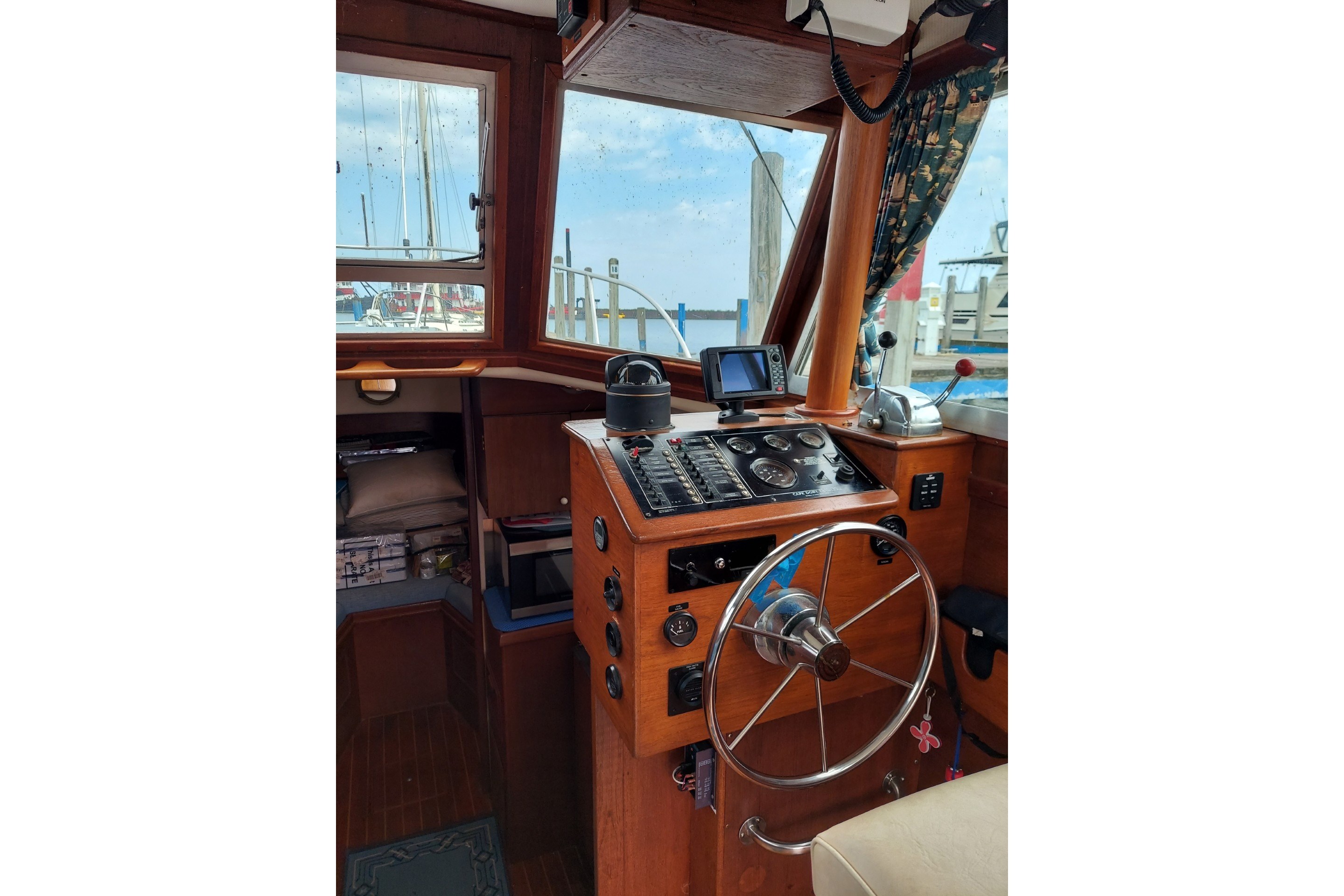 1986 Cape Dory 28 Flybridge en venta en Port Sanilac, Michigan