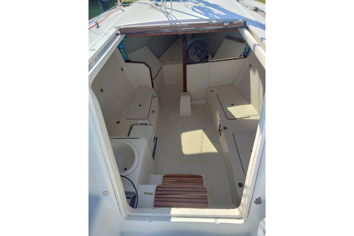 1998 Hunter 240