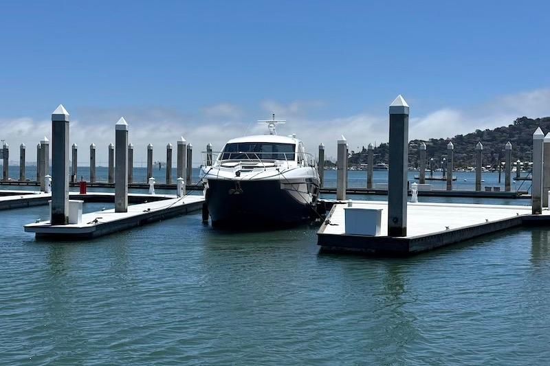 2023 Cruisers Yachts 50 Cantius
