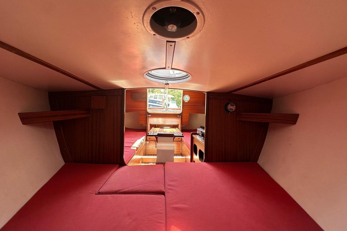 2004 AP Yachting Solenn 23