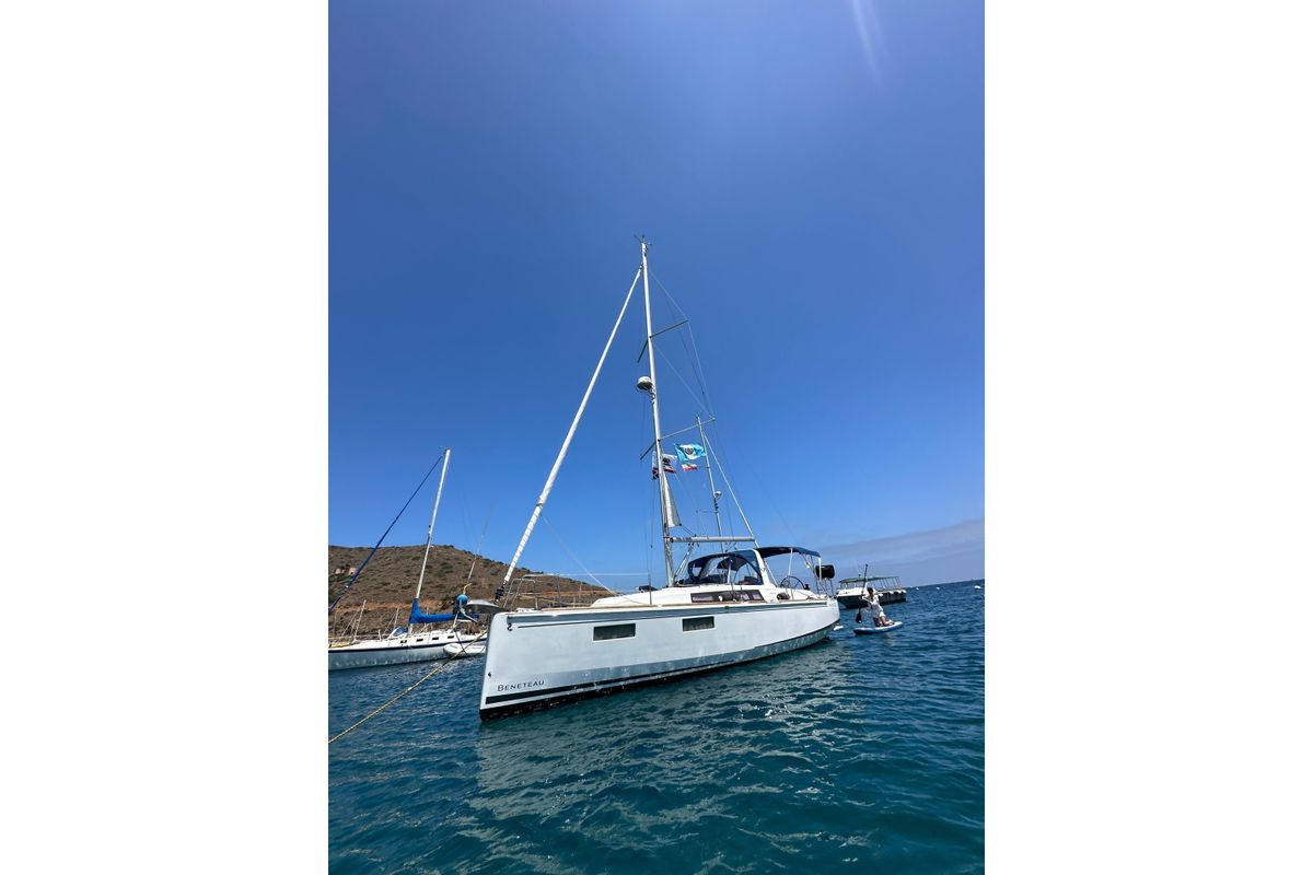 2018 Beneteau Oceanis 35.1