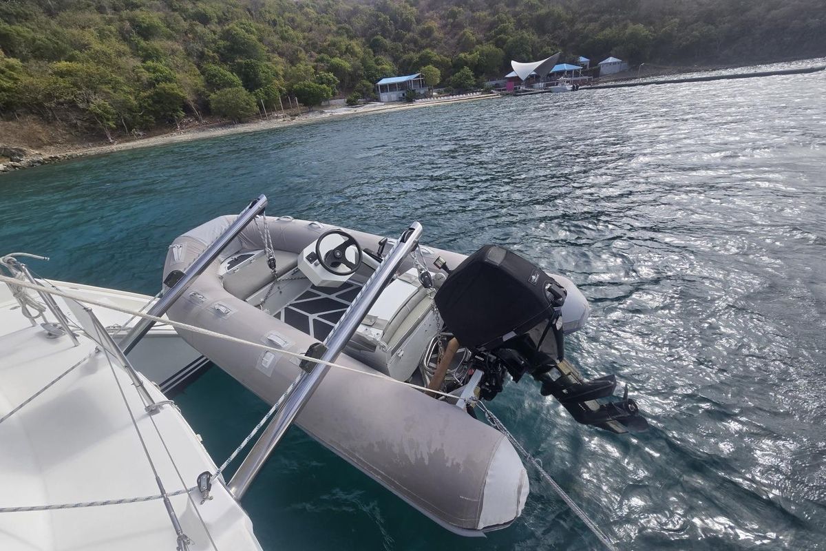 2005 Lagoon 440