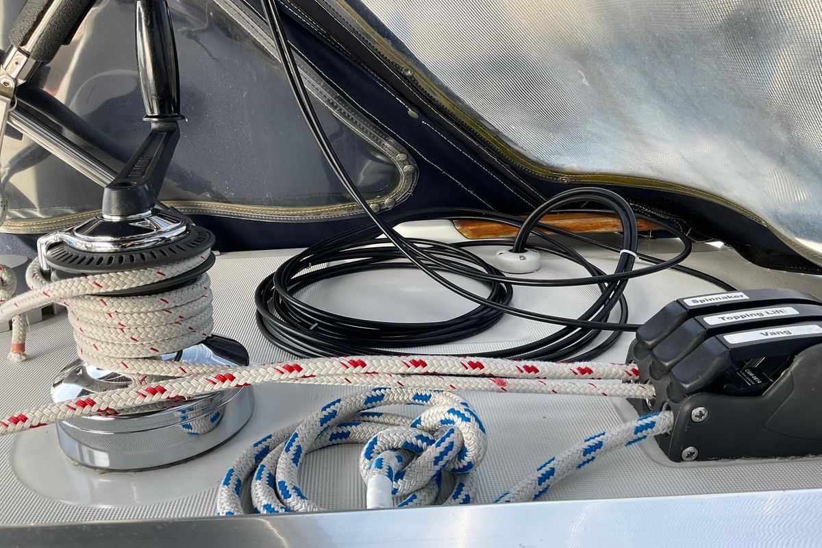 1985 Beneteau First 375