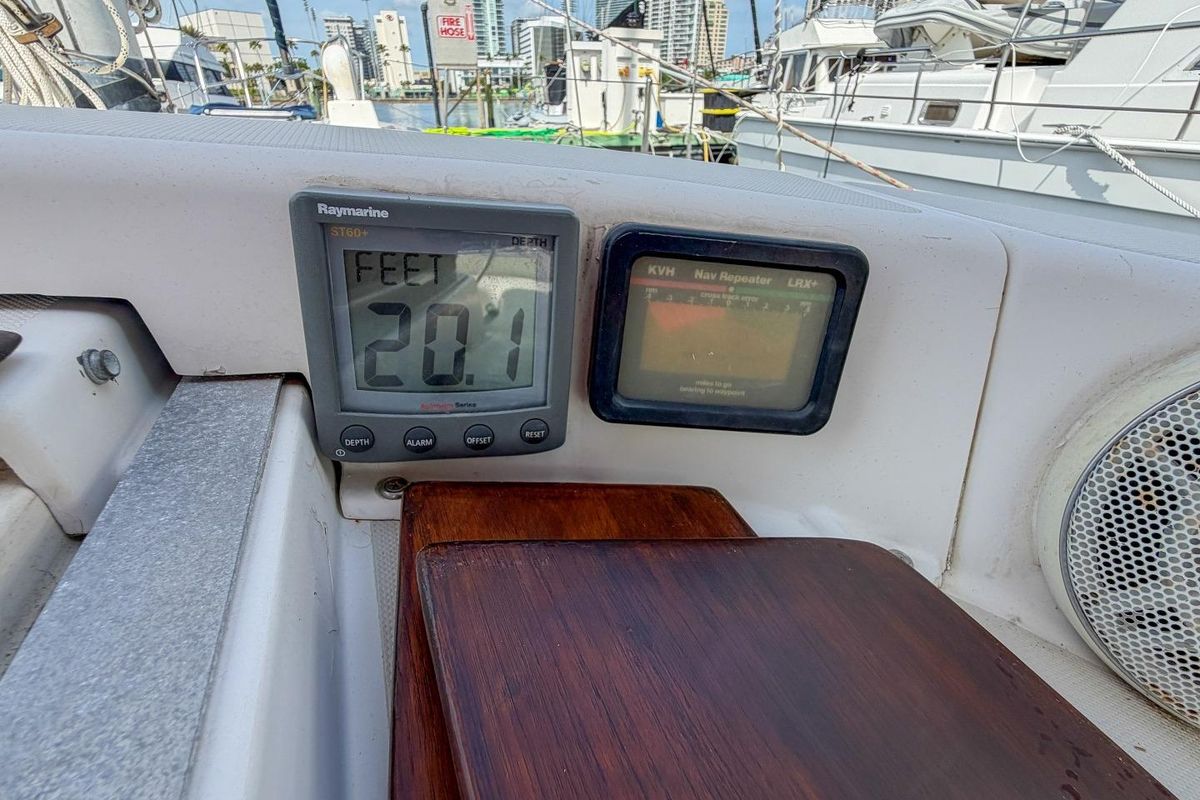 1984 Pearson 385