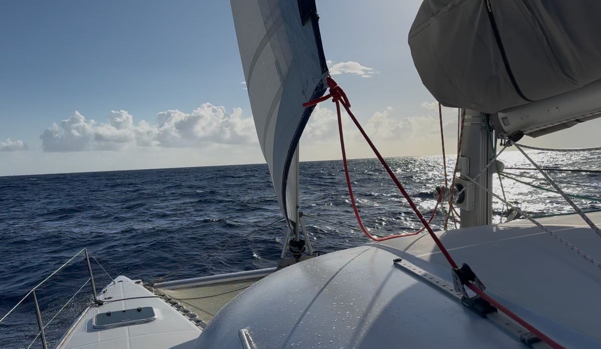 2001 CNB Lagoon 380