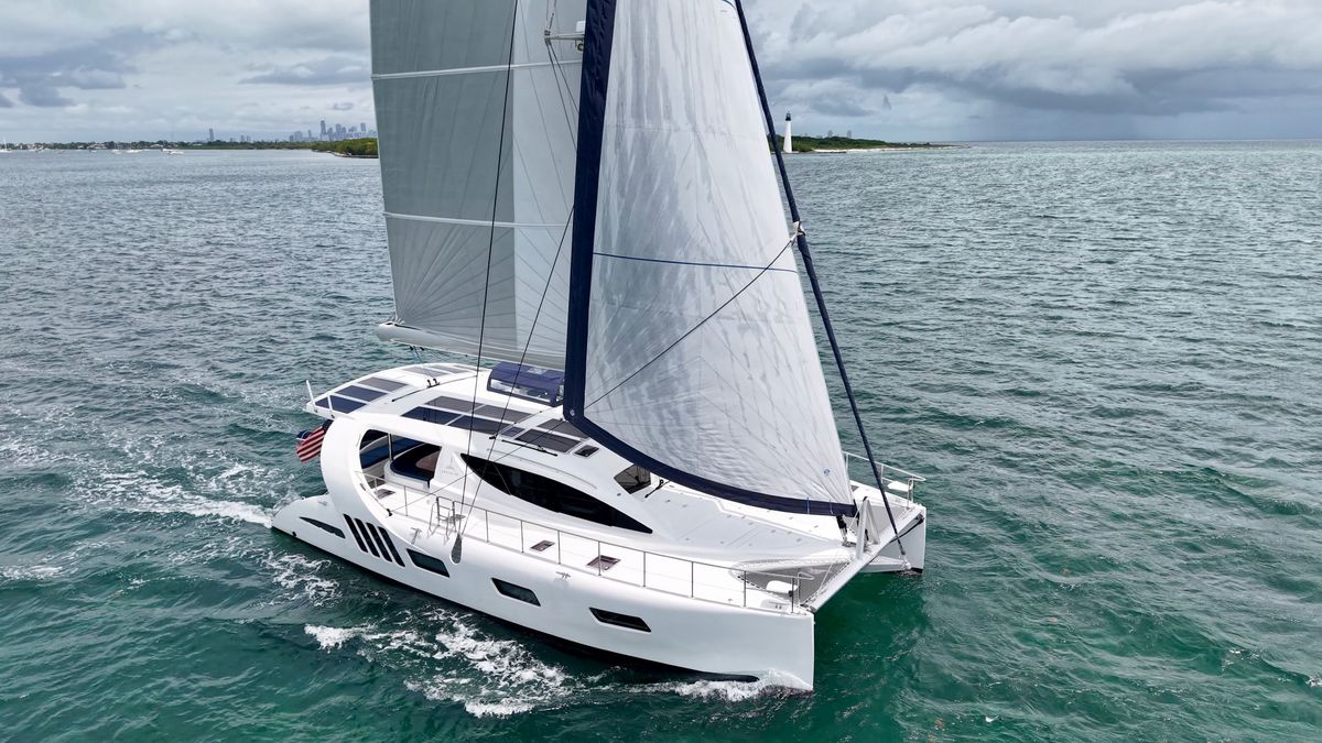 2021 Xquisite Yachts X5 PLUS
