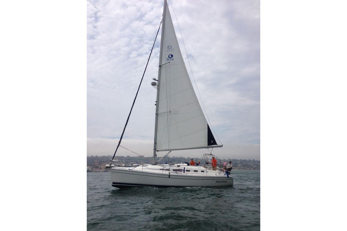 2009 Hunter 38