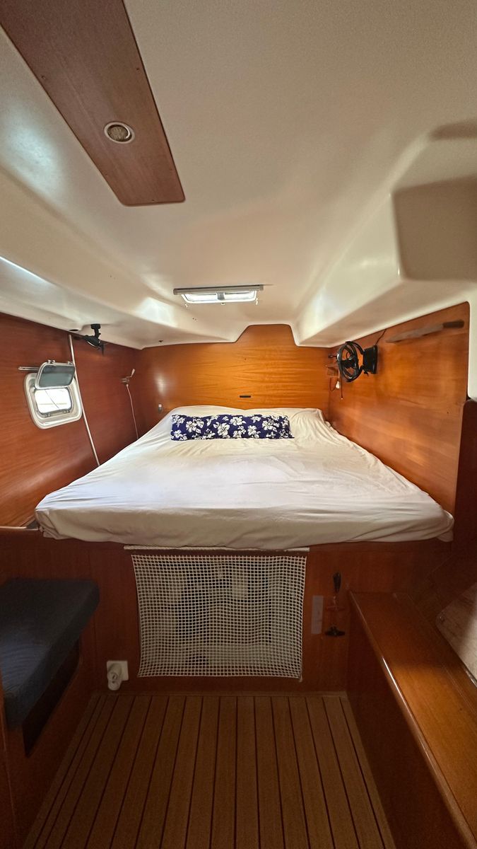 2001 CNB Lagoon 380