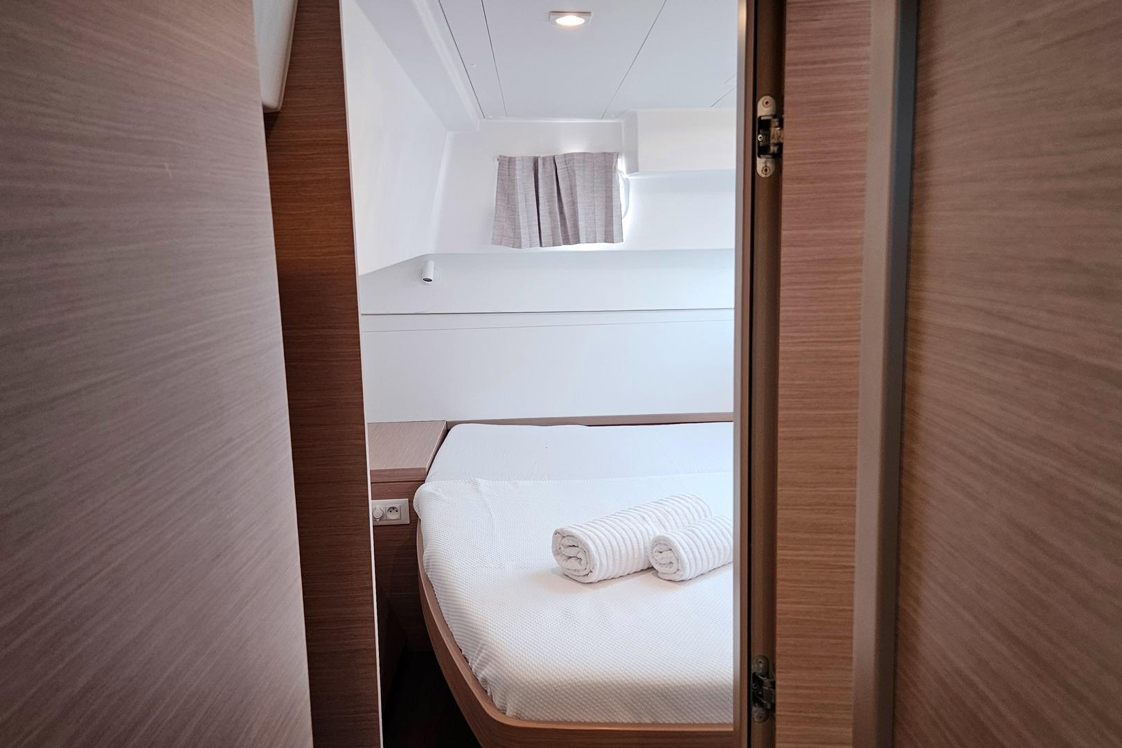 2023 Lagoon 40