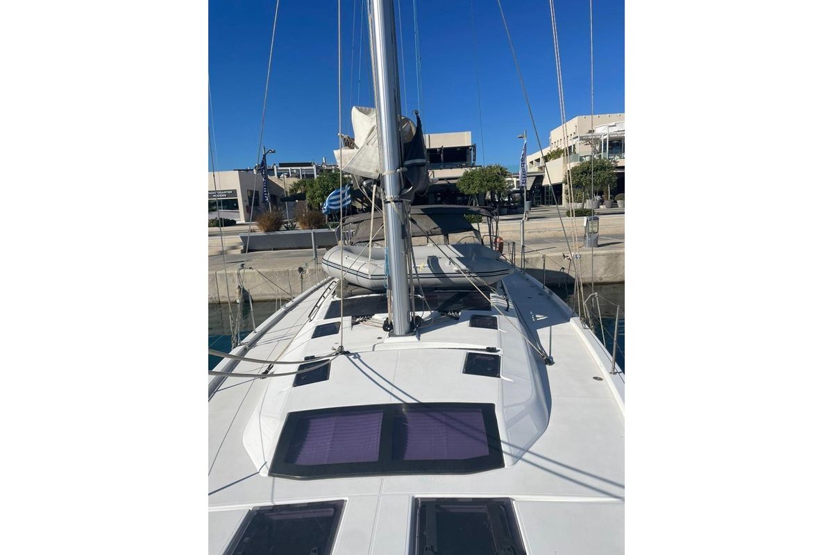 2022 Dufour 530