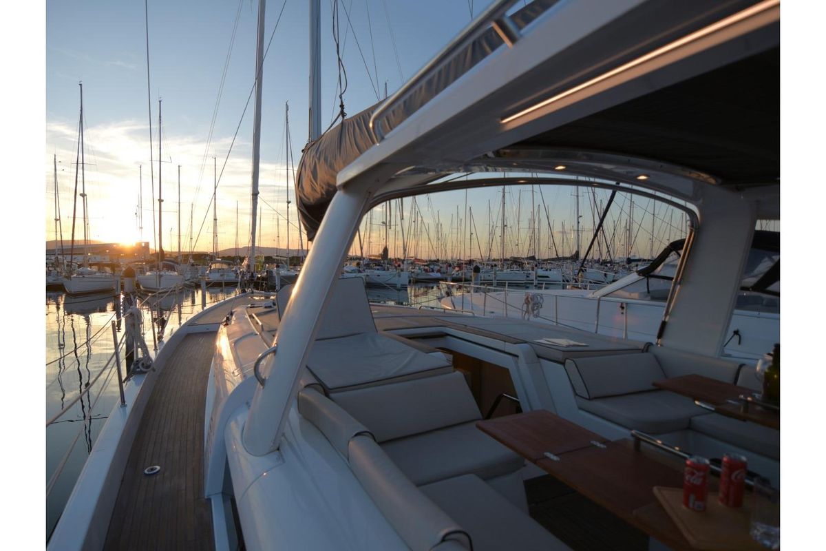 2024 Beneteau Oceanis Yacht 54