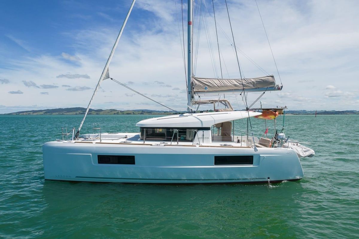 2021 Lagoon 40
