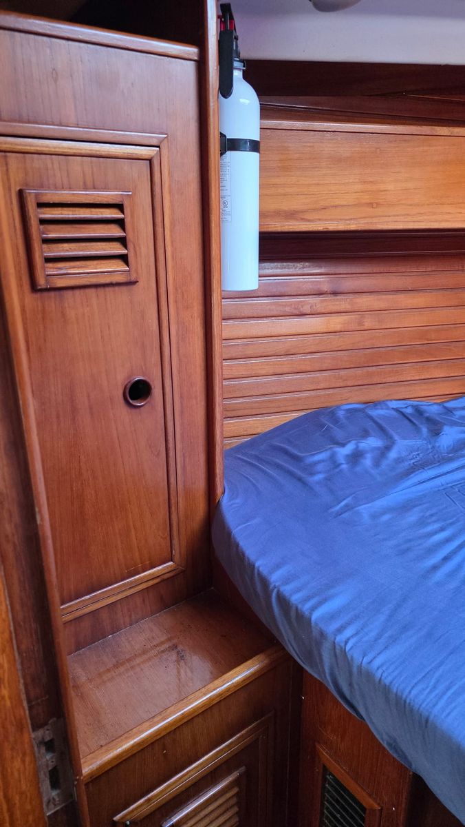 1984 Wauquiez Hood 38