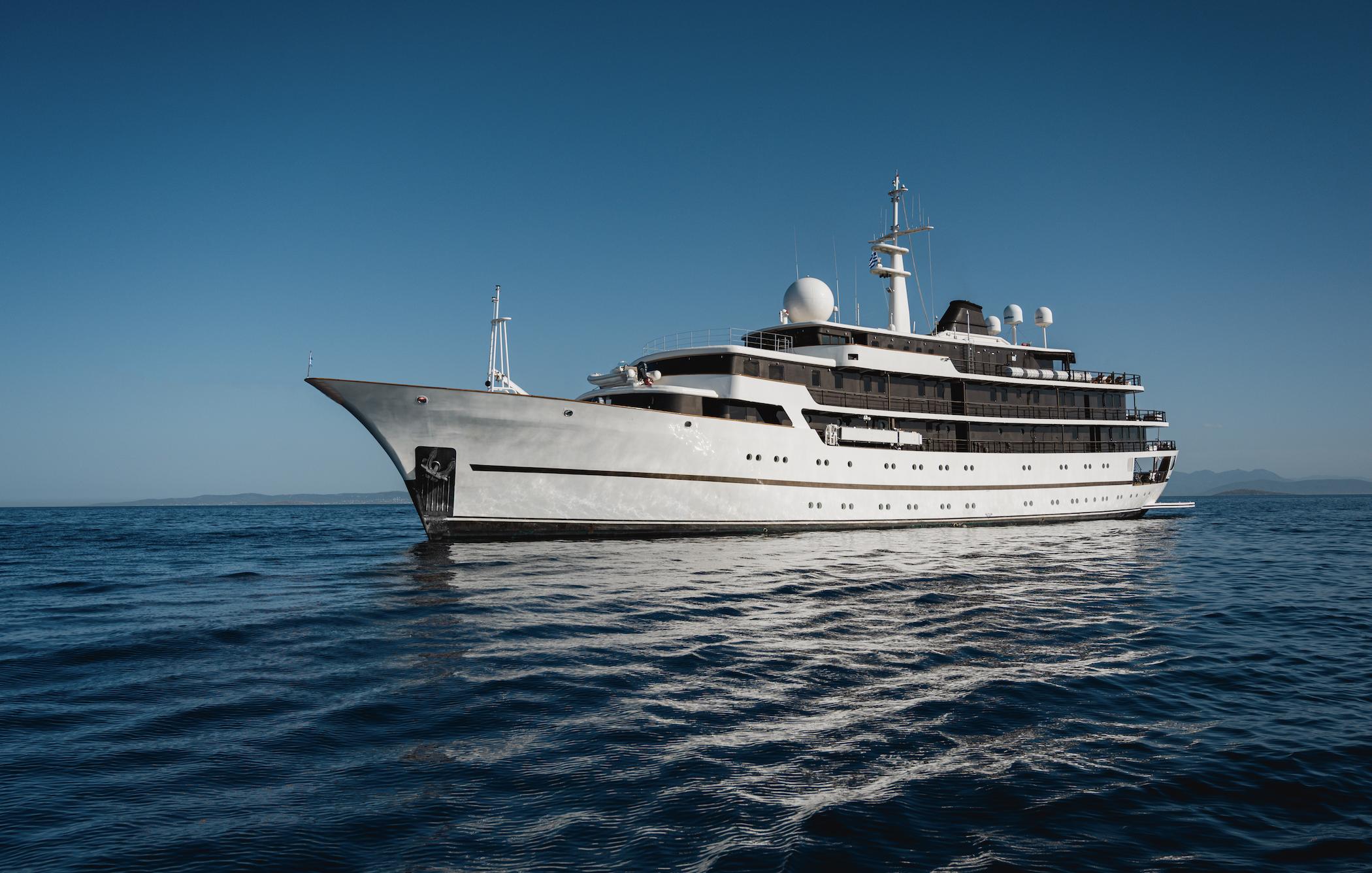 1963 Chakra 282' Devonport
