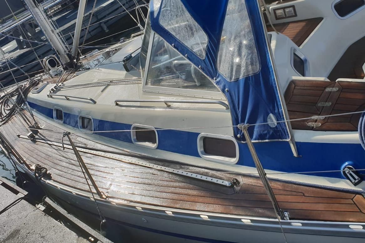 1997 Bavaria 390 Lagoon