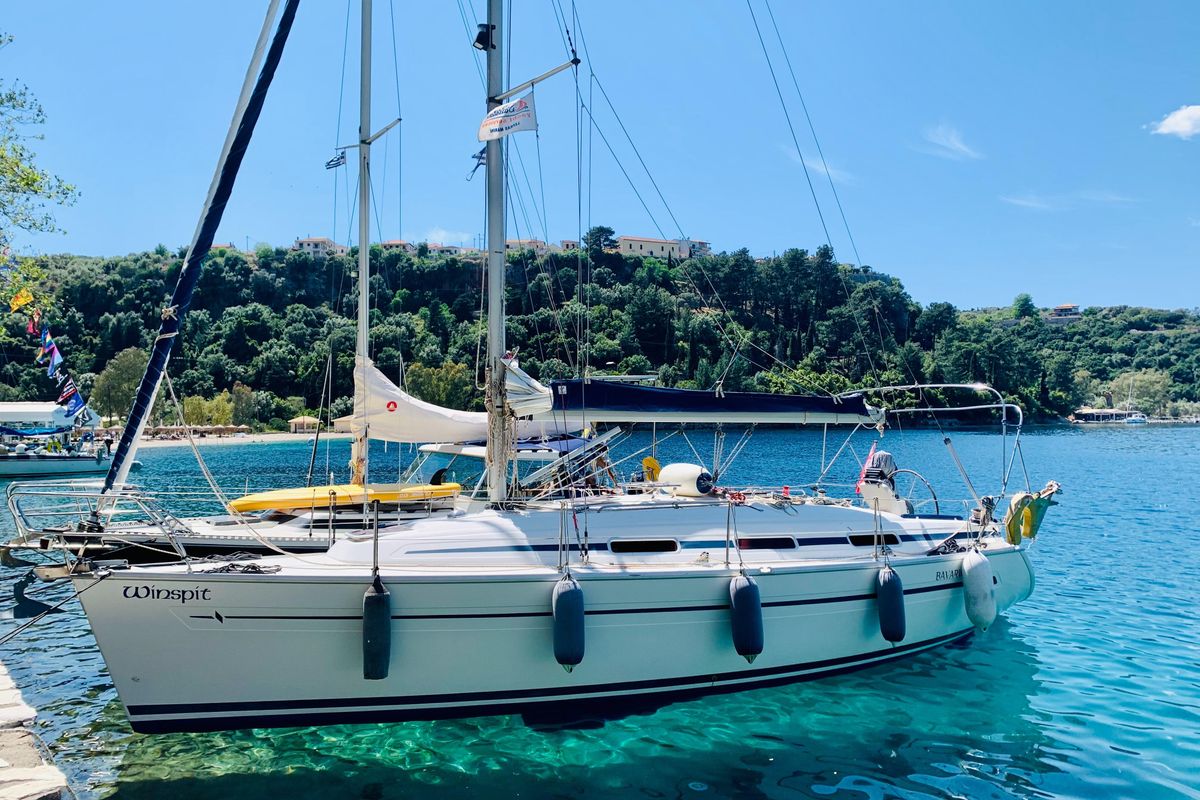 2004 Bavaria 32