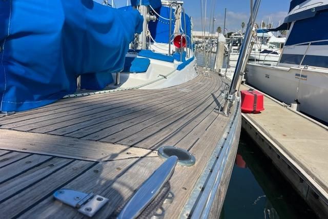 1987 Tayana Vancouver 42