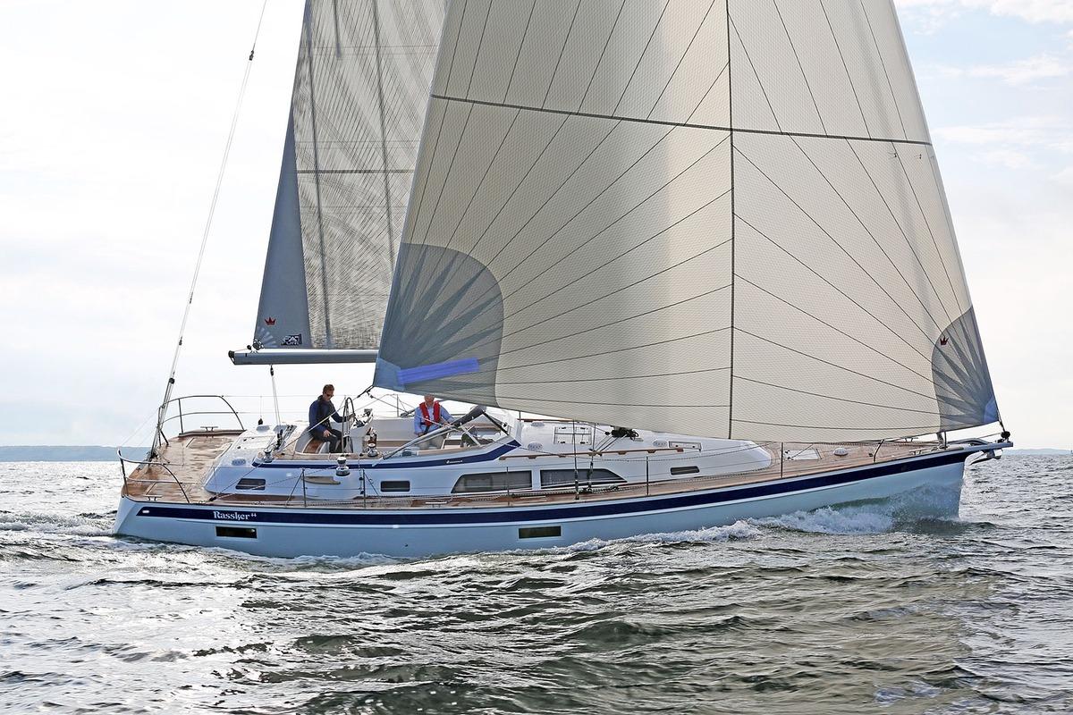 2021 Hallberg-Rassy 44