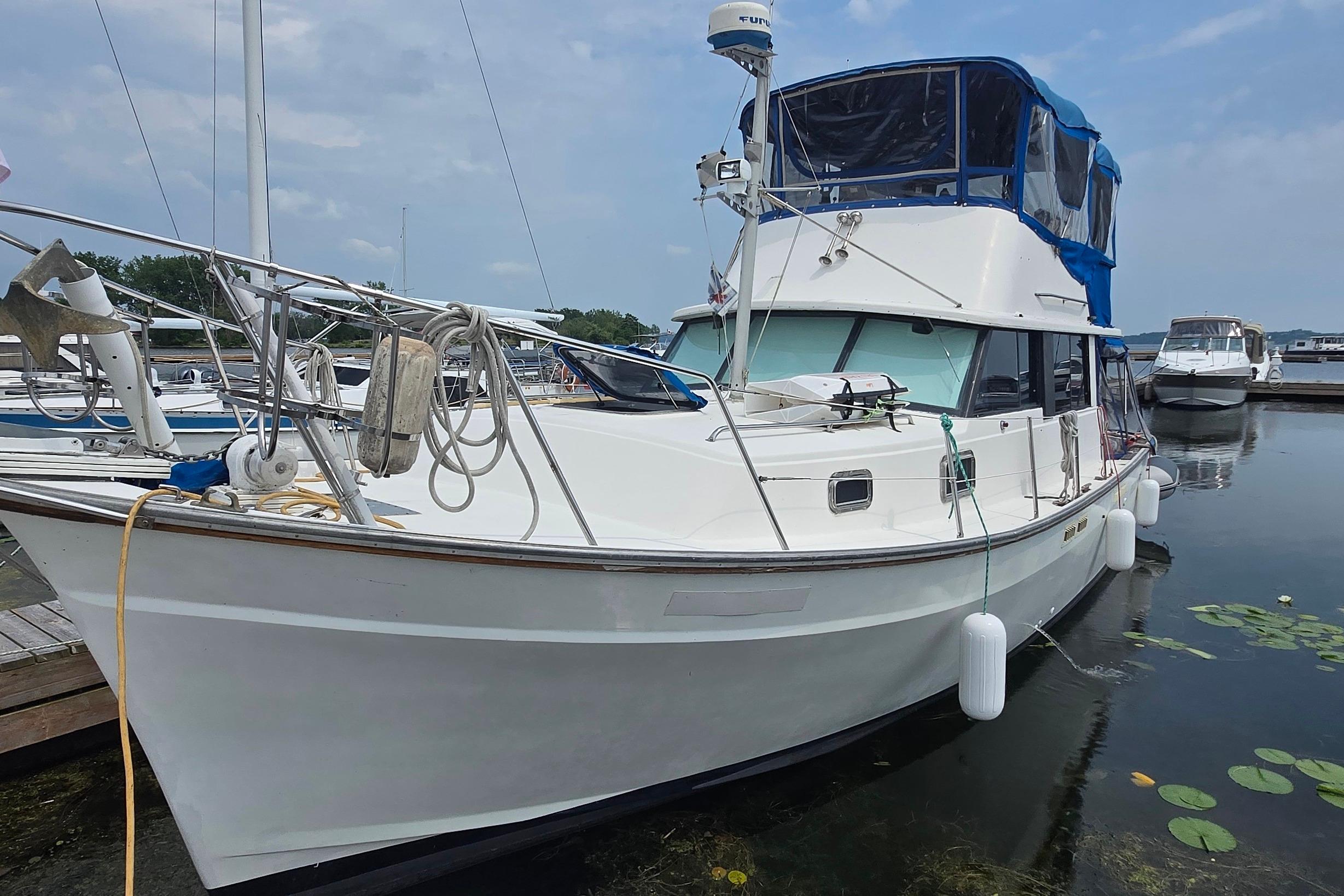 1977 Mainship 34 Trawler for sale in Trenton, Ontario, Canada