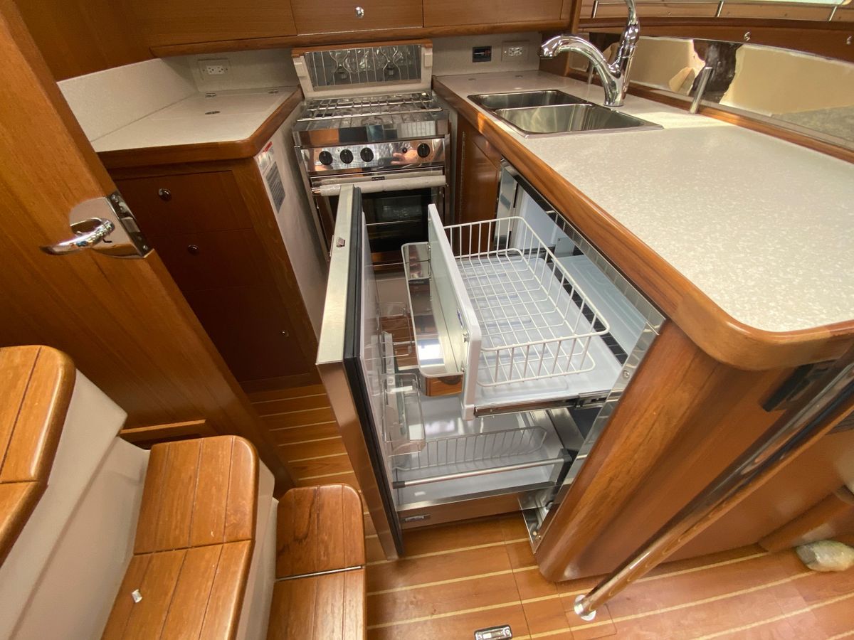 2025 Catalina 426