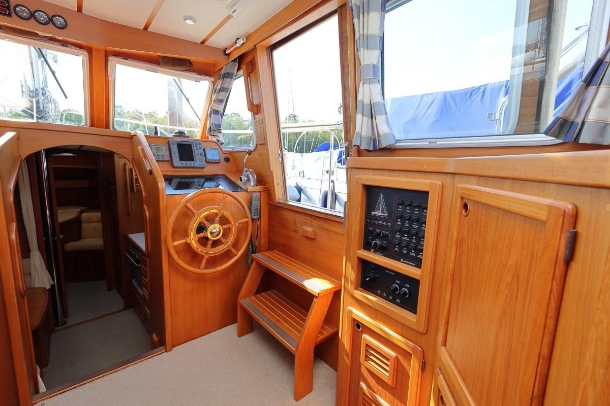 2002 Nauticat 331