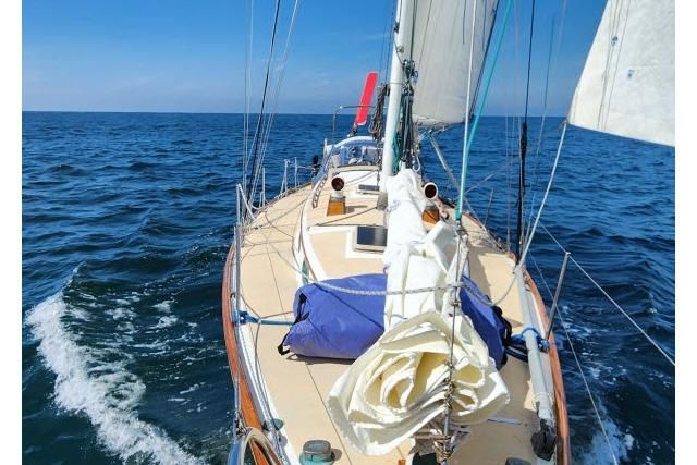 1982 Cape Dory 36
