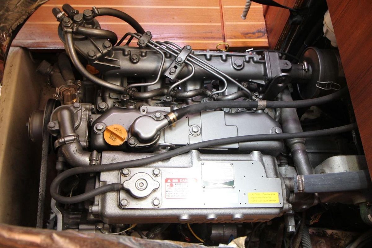 2000 Hunter 410