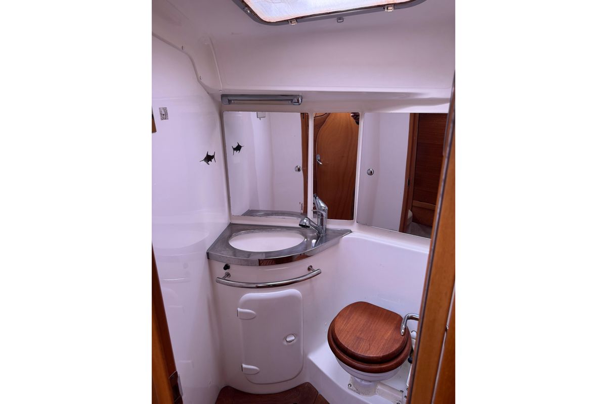 2005 Bavaria Cruiser 39