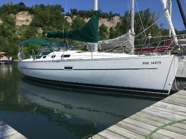 2006 Beneteau 323 Boats