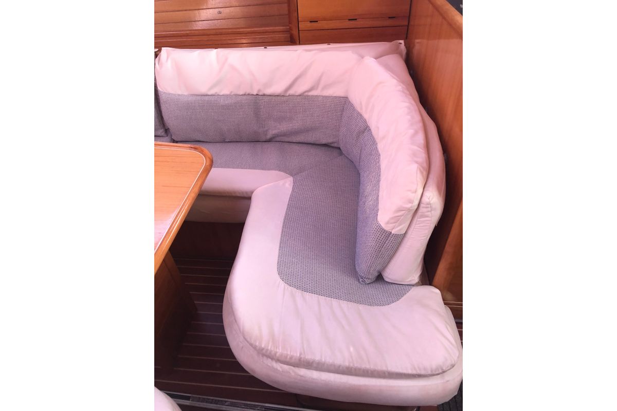 2007 Bavaria 42 Cruiser