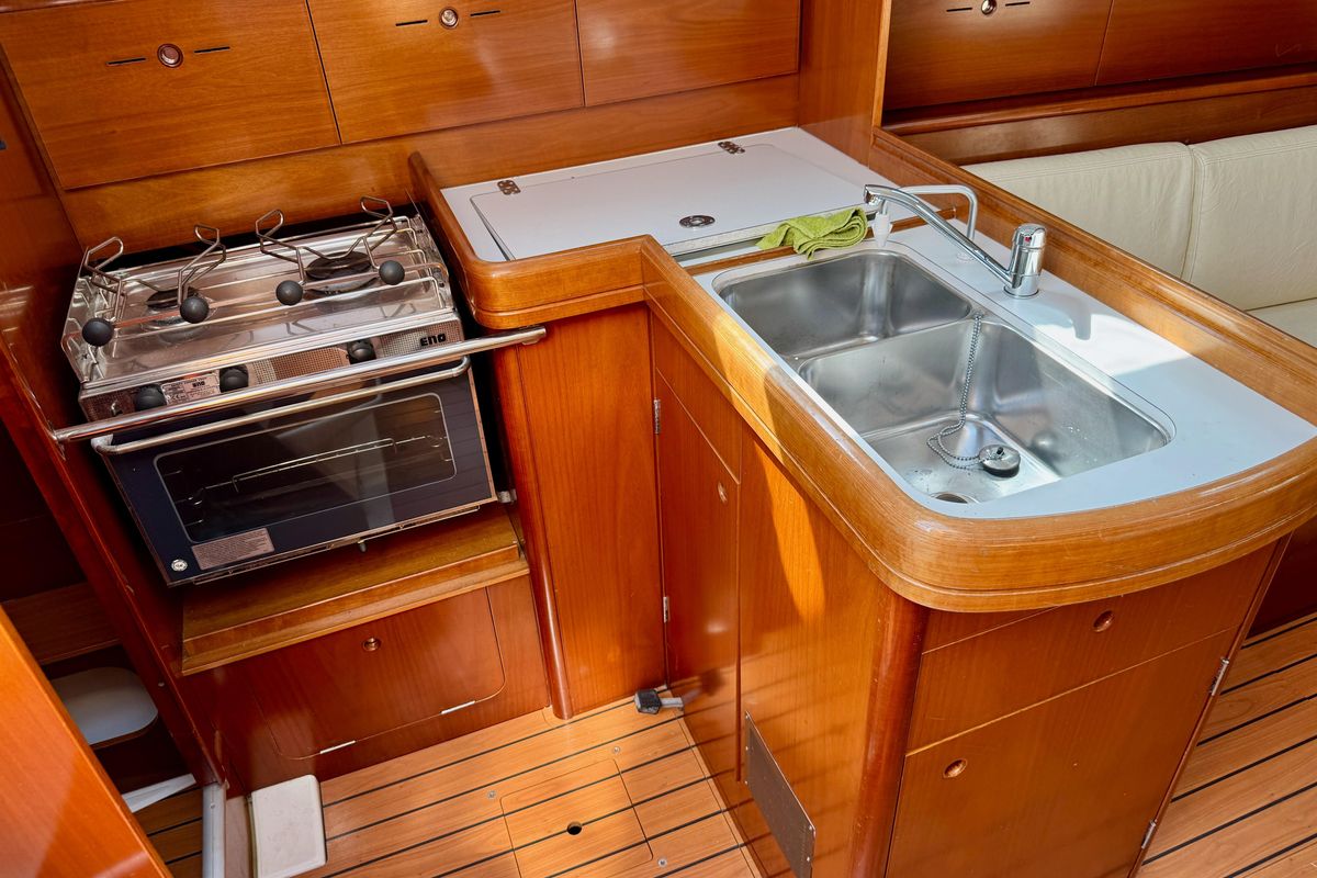 2002 Beneteau First 36.7