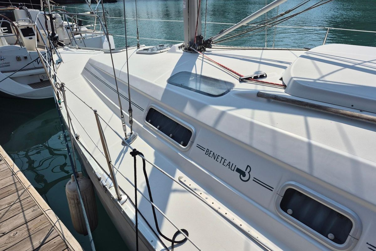 1997 Beneteau Oceanis 321 Boats