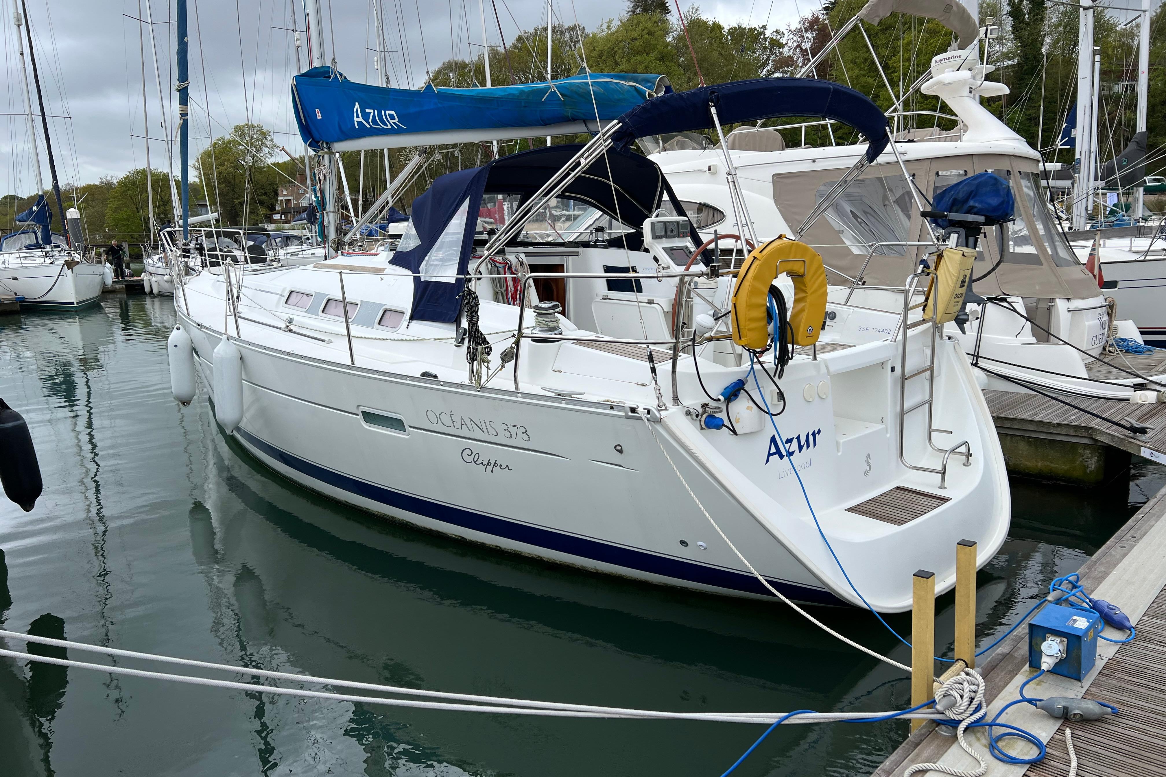 2005 Beneteau Oceanis Clipper 373 Boats