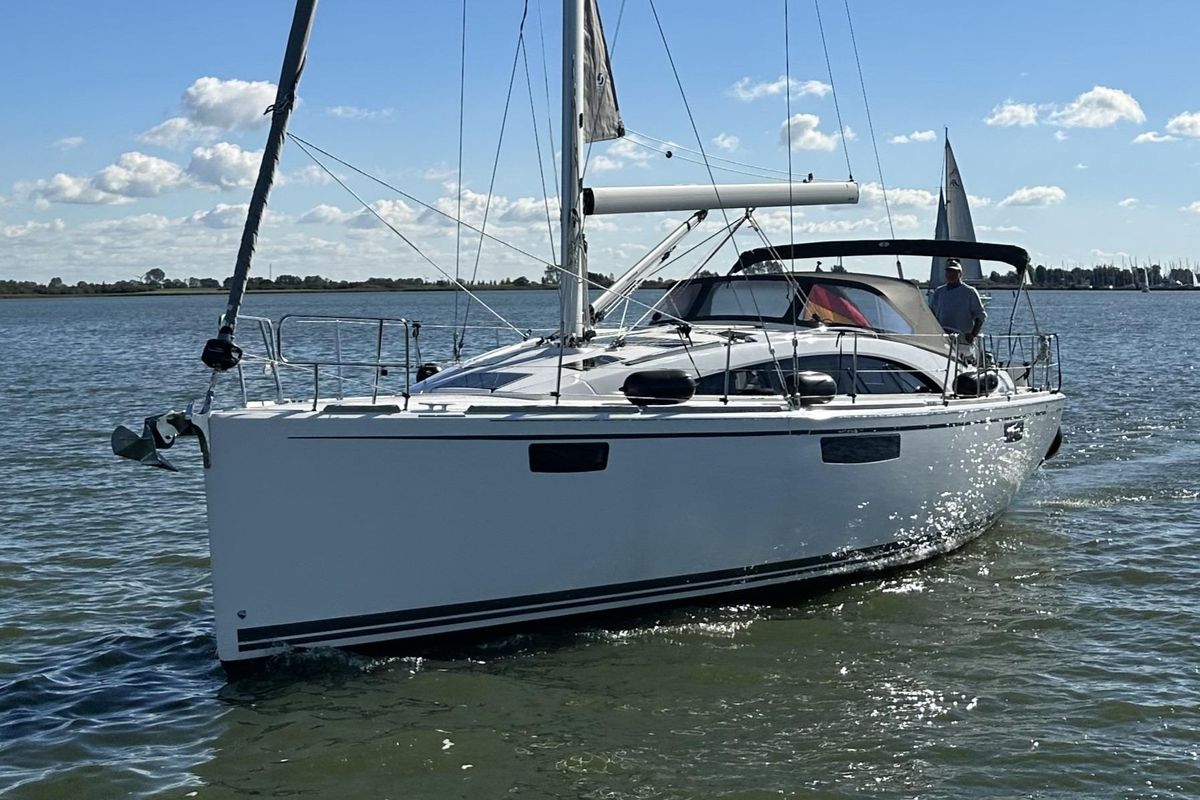 2022 Bavaria Vision 42