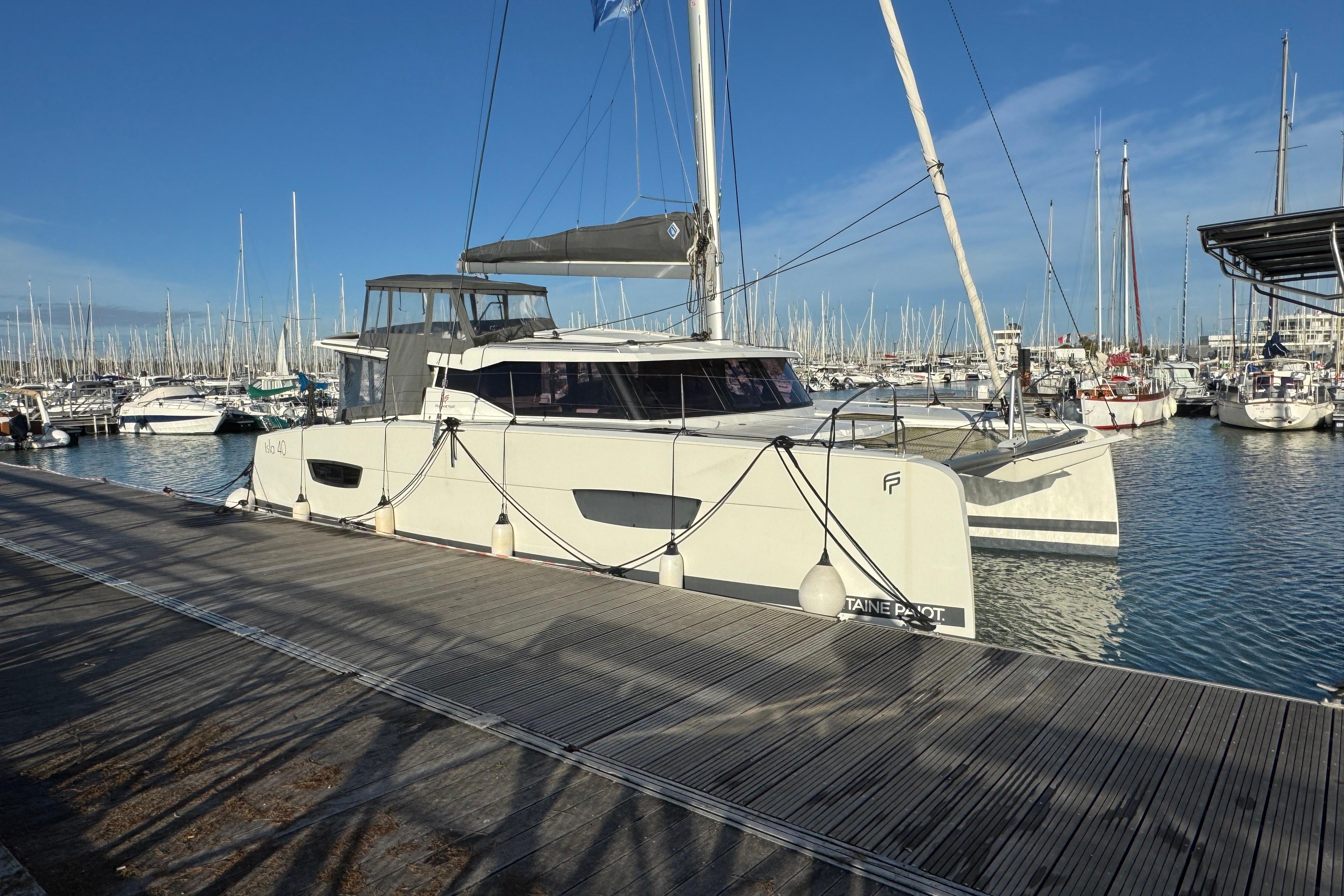 2021 Fountaine Pajot Isla 40 for sale in La Rochelle, Charente-Maritime, France