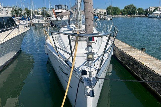 2005 Beneteau 323