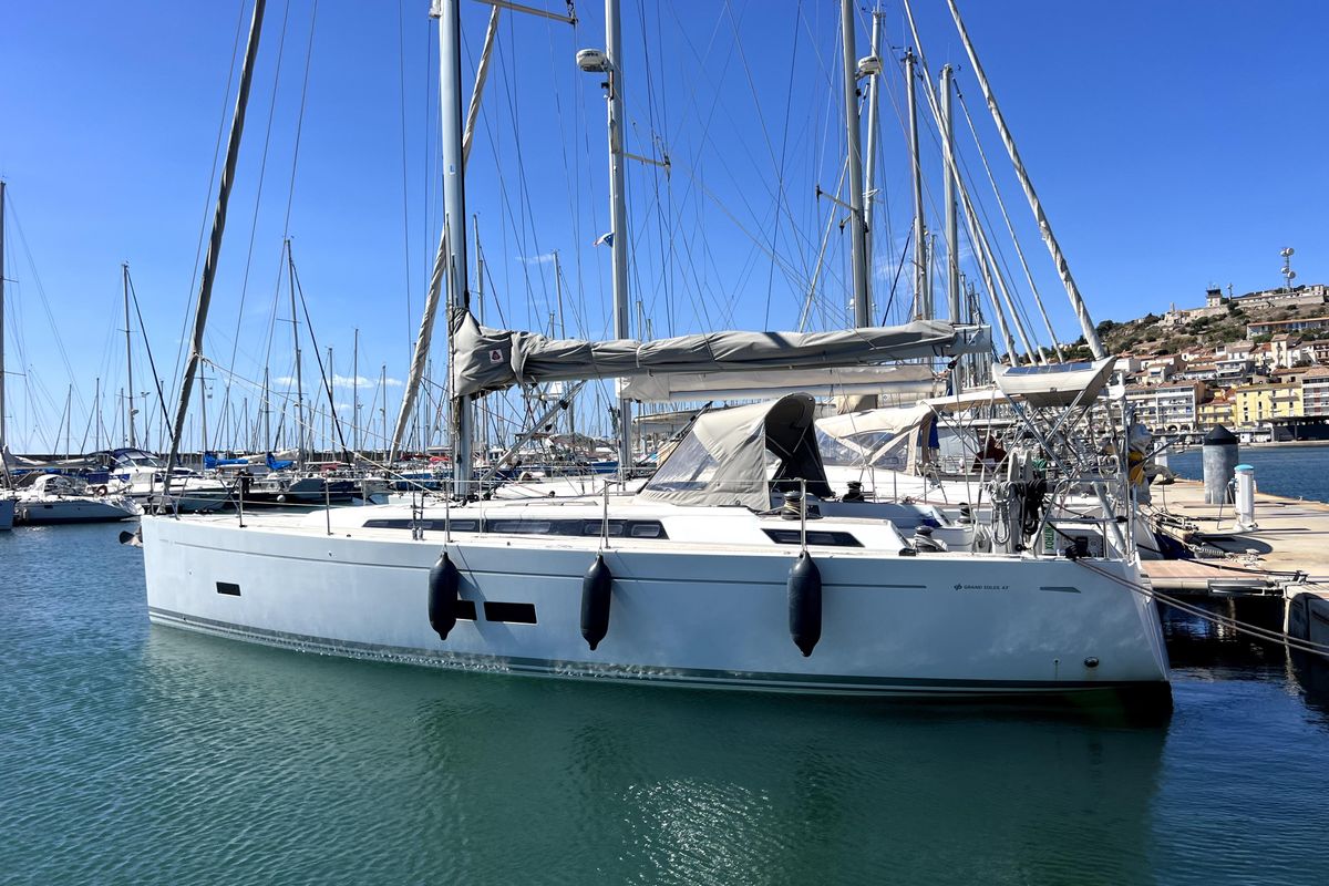 2016 Grand Soleil 43