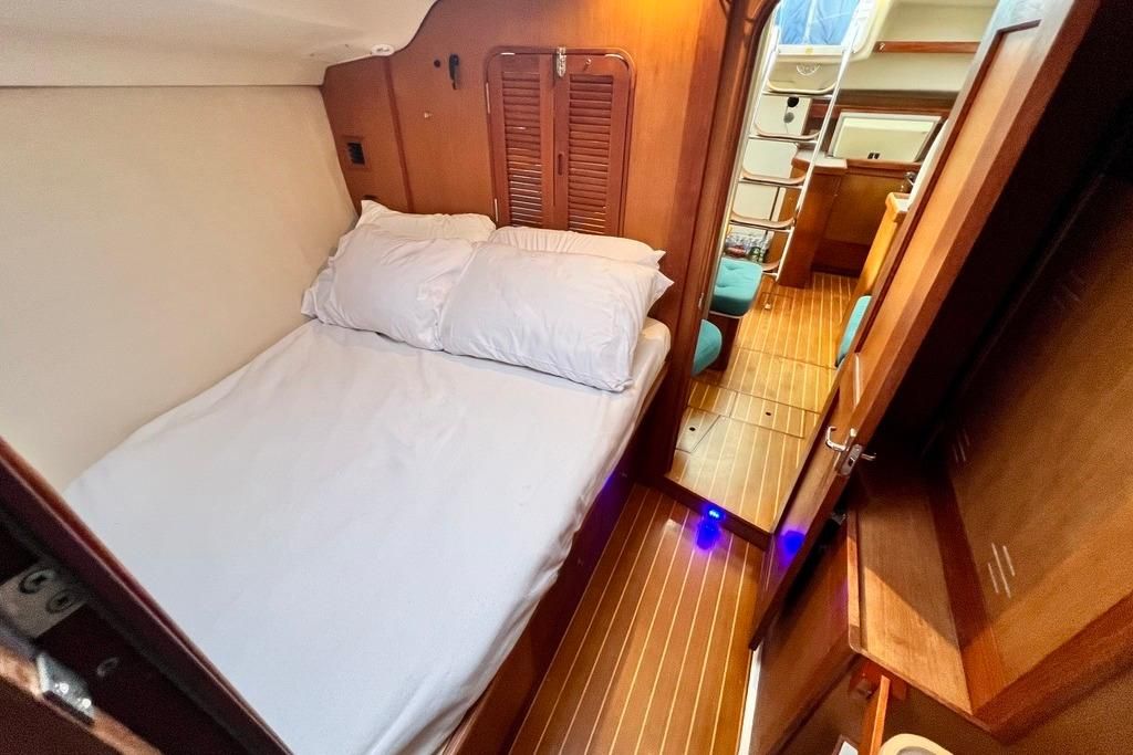 1999 Hunter Passage 420