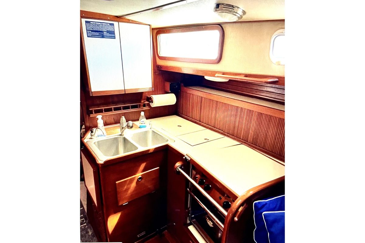 1986 Sabre 38