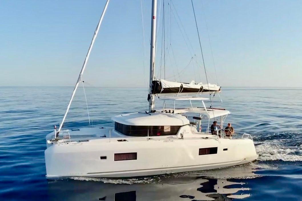 2019 Lagoon 42